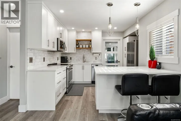 450 Obed Ave, Saanich, British Columbia V9A1K5