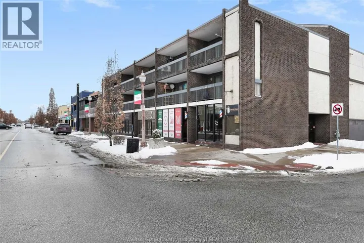 995 ELSMERE, Windsor, Ontario N9A2A8