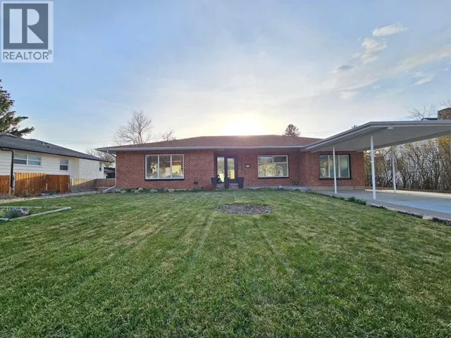 1010 13 Street S, Lethbridge, Alberta T1K1S5