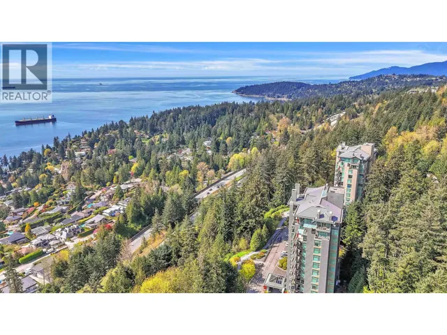 702 3335 CYPRESS PLACE, West Vancouver, British Columbia V7S3J8