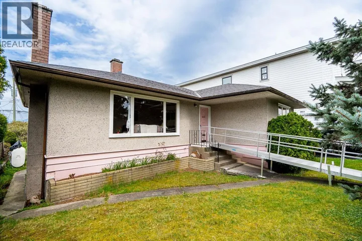 6257 BERWICK STREET, Burnaby, British Columbia V5H1W3