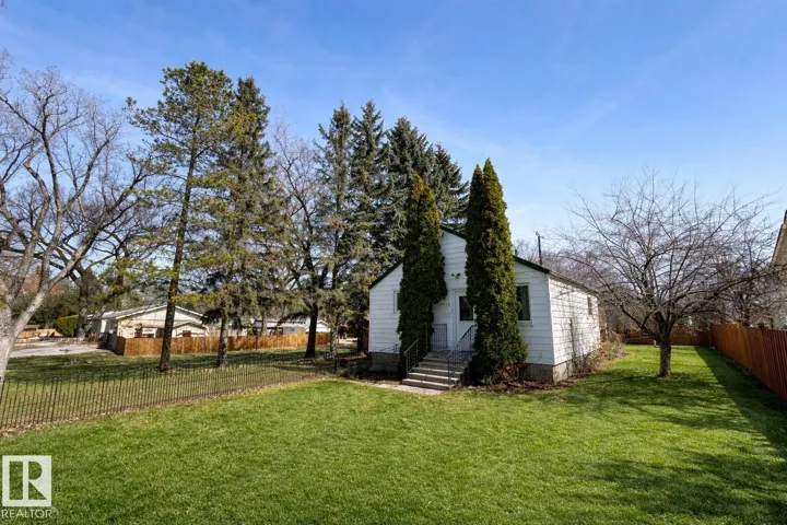 11017 38 ST NW, Edmonton, Alberta T5W2E7