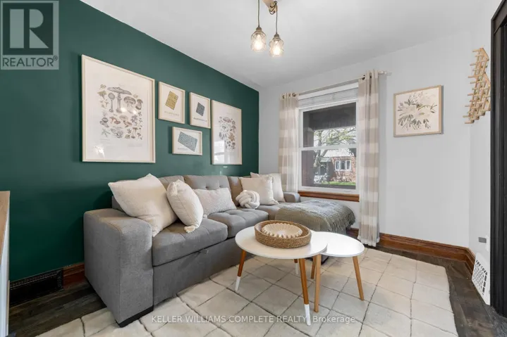 22 COPE STREET, Hamilton (Homeside), Ontario L8H5A9