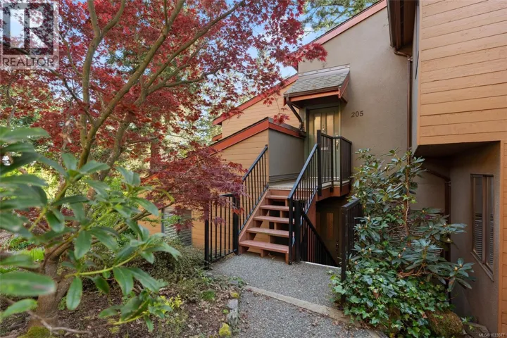 205 2341 Harbour Rd, Sidney, British Columbia V8L3X8