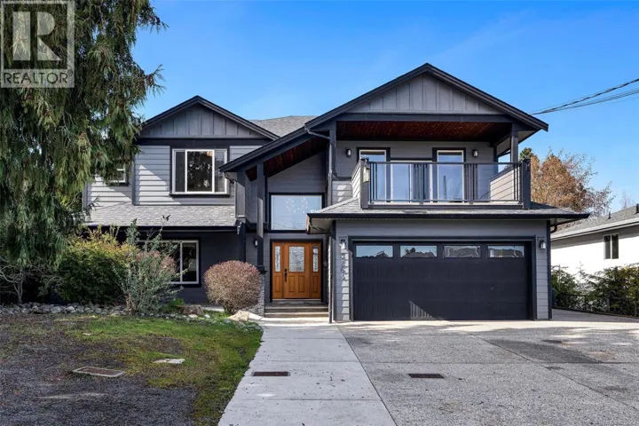 3264 Irma St, Saanich, British Columbia V8Z3R8