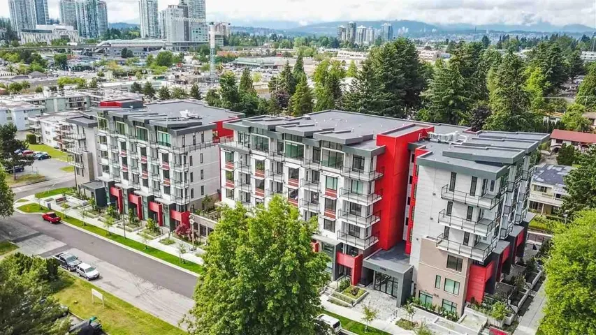 408 13799 101 AVENUE, Surrey, British Columbia V3T0N9