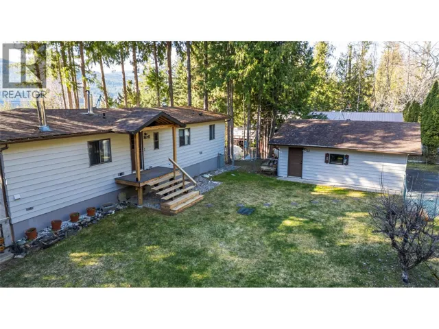 8698 Penwith Way, St. Ives, British Columbia V0E1M9