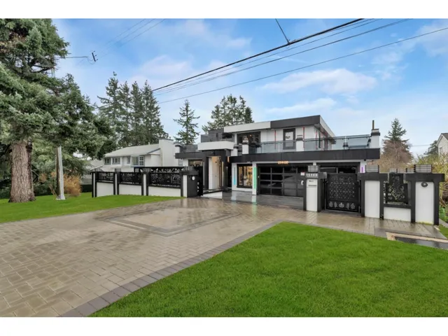15460 SEMIAHMOO AVENUE, White Rock, British Columbia V4B1T8