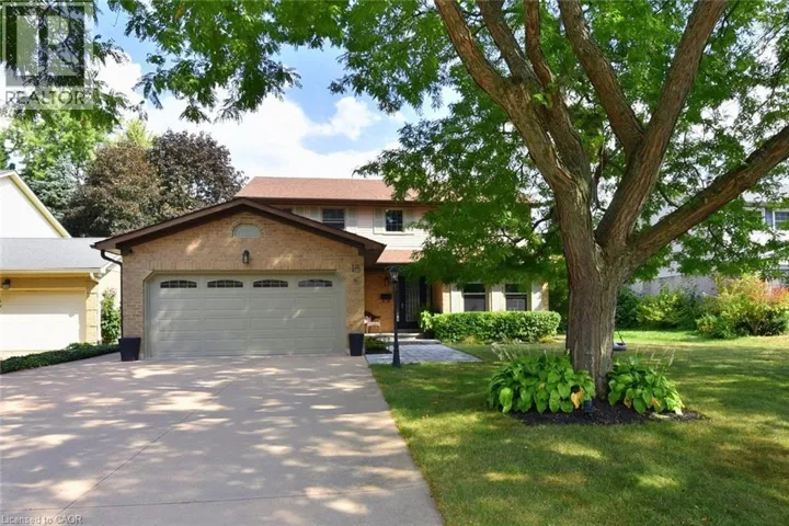 18 CHARTERHOUSE Crescent, Ancaster, Ontario L9G4E5