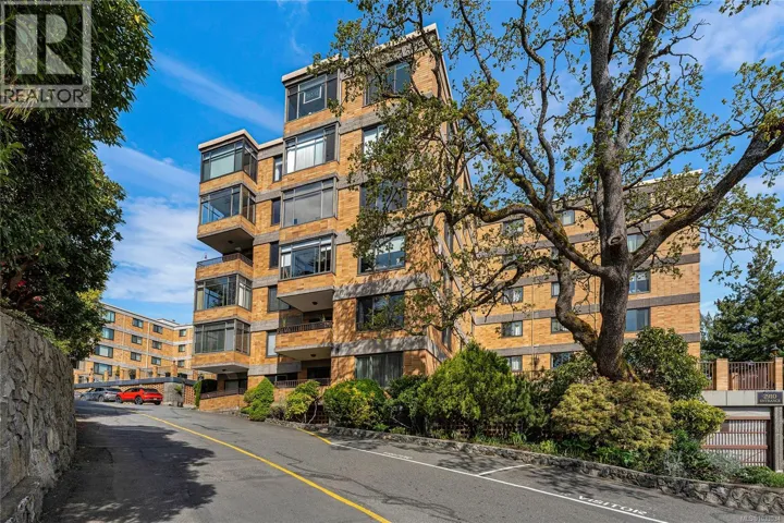205 2910 Cook St, Victoria, British Columbia V8T3S7