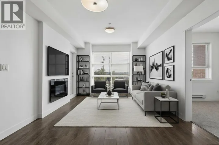 205 827 RODERICK AVENUE, Coquitlam, British Columbia V3K0E3