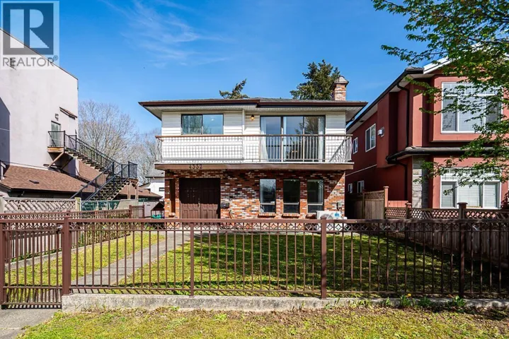 4332 VICTORIA DRIVE, Vancouver, British Columbia V5N4N5
