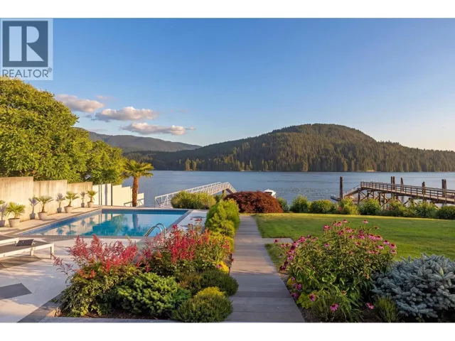 588 LOWRY LANE, North Vancouver, British Columbia V7G1R3