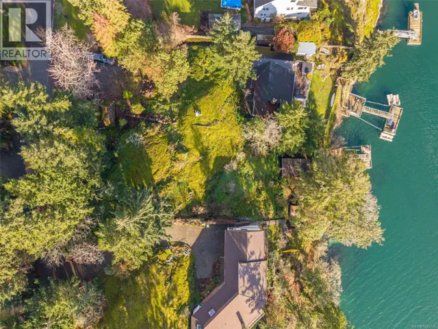 310 Bessborough Ave, View Royal, British Columbia V9B1T7