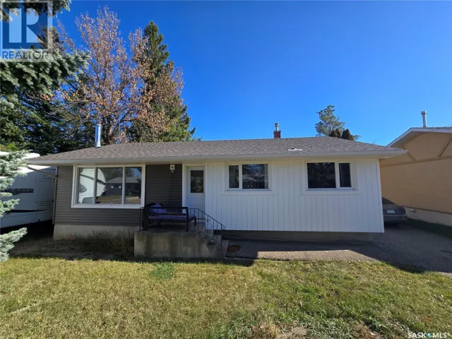 E 719 3rd STREET E, Assiniboia, Saskatchewan S0H0B0