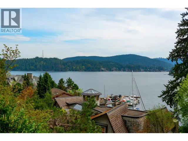 2873 PANORAMA DRIVE, North Vancouver, British Columbia V7G1V7