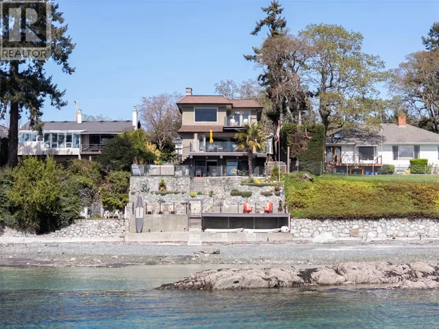 10646 Madrona Dr, North Saanich, British Columbia V8L5L8