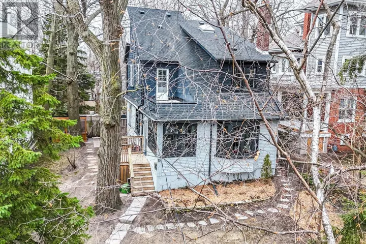 18 BLANTYRE AVENUE, Toronto (Birchcliffe-Cliffside), Ontario M1N2R4