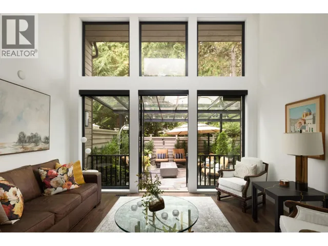 4005 VINE STREET, Vancouver, British Columbia V6L3C1