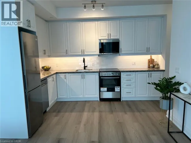 2333 KHALSA Gate Unit# 703, Oakville, Ontario L7M0X7
