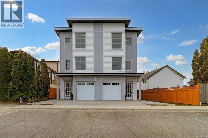 # 2 95 Battleford Ave, Saanich, British Columbia V8Z1K5