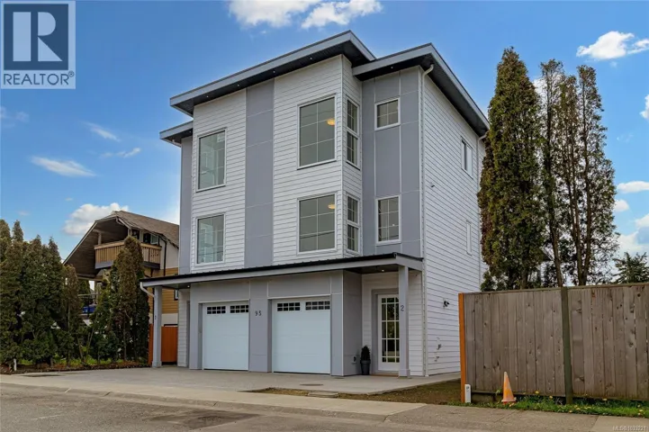 # 4 95 Battleford Ave, Saanich, British Columbia V8Z1K5