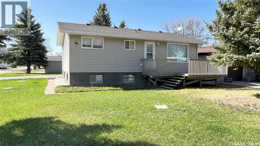 117 Herbert STREET, Maple Creek, Saskatchewan S0N1N0