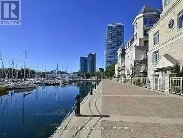 238 - 30 STADIUM ROAD, Toronto (Niagara), Ontario M5V3P4