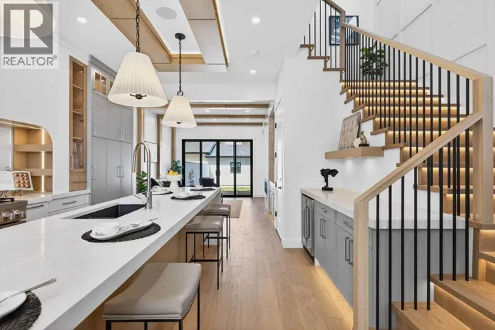 1708 21 Avenue NW, Calgary, Alberta T2M1M3