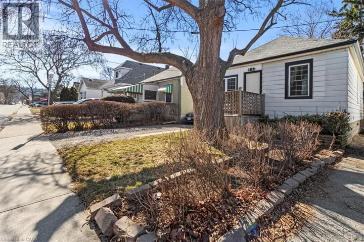 29 WEXFORD Avenue N, Hamilton, Ontario L8H4M2