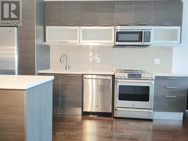 6704 - 388 YONGE STREET, Toronto (Bay Street Corridor), Ontario M5B0A4