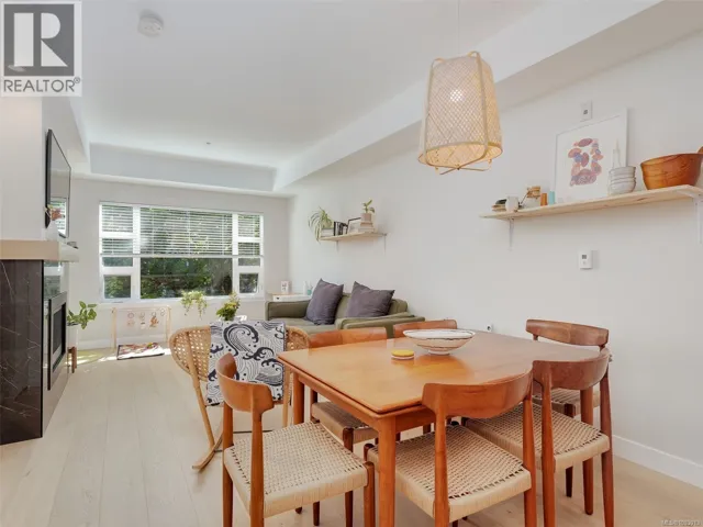 206 9861 Third St, Sidney, British Columbia V8L3A8