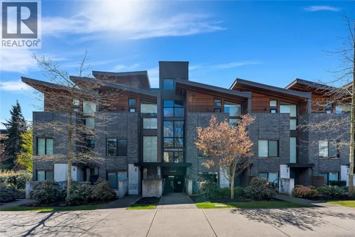 4 991 McKenzie Ave, Saanich, British Columbia V8X3G8
