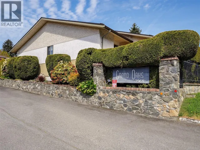 5 3968 Cedar Hill Rd, Saanich, British Columbia V8N3B8