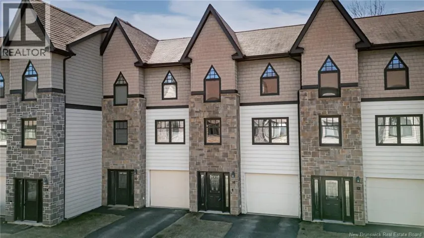 16 Brownstone Lane, Fredericton, New Brunswick E3A9G3