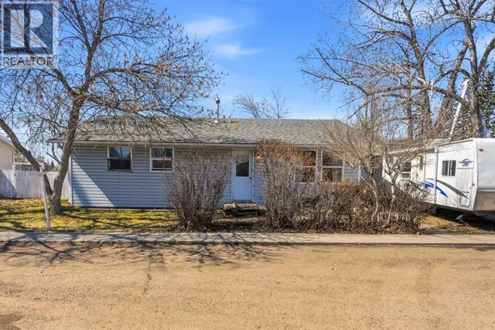 33 7 Avenue NE, Three Hills, Alberta T0M2N0