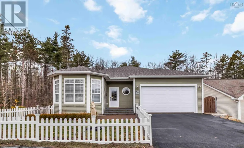 38 Roundhouse Drive, Bridgewater, Nova Scotia B4V9A9