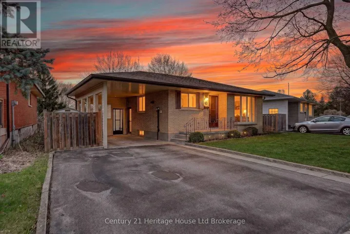 40 HILLMER ROAD, Cambridge, Ontario N1R6B6