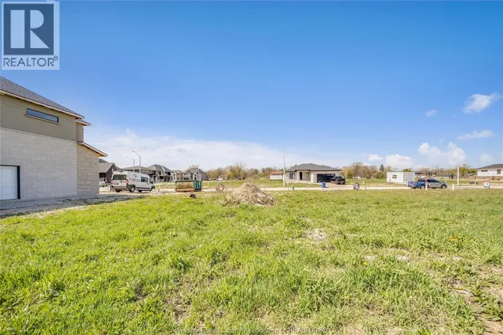 3692 FARROW AVENUE, Windsor, Ontario N8H0B3
