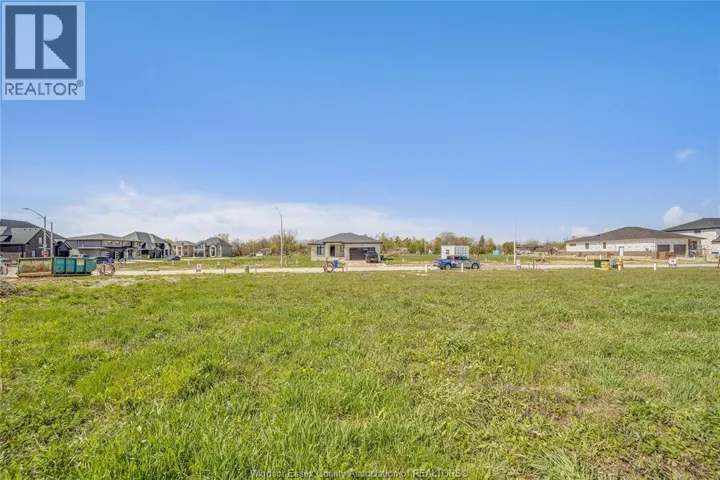 3674 FARROW AVENUE, Windsor, Ontario N9H0B3