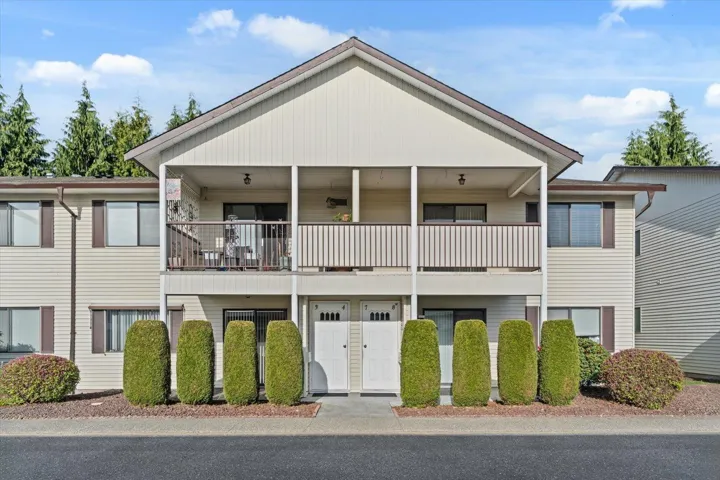 8 32959 GEORGE FERGUSON WAY, Abbotsford, British Columbia V2S7W9