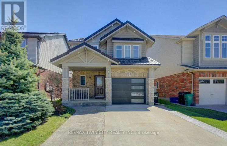 11 FREY CRESCENT, Kitchener, Ontario N2E4L5