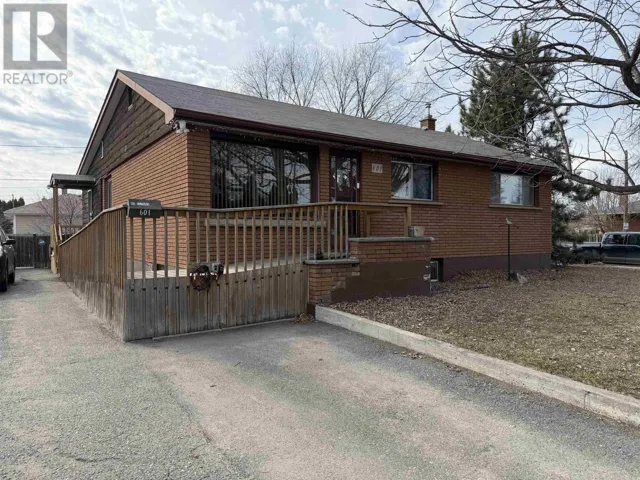 601 Brown ST, Thunder Bay, Ontario P7E2K6