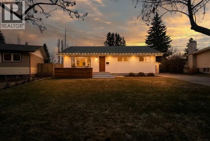 12 Stirling Close, Red Deer, Alberta T4N0A8