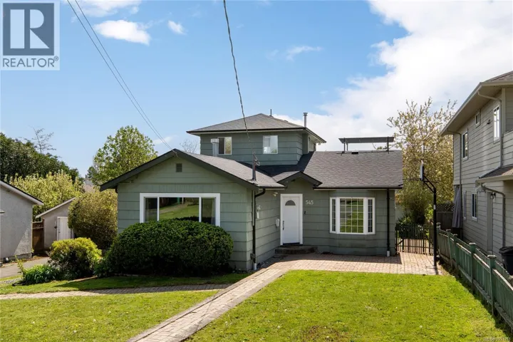 545 Tait St, Saanich, British Columbia V8Z4V6
