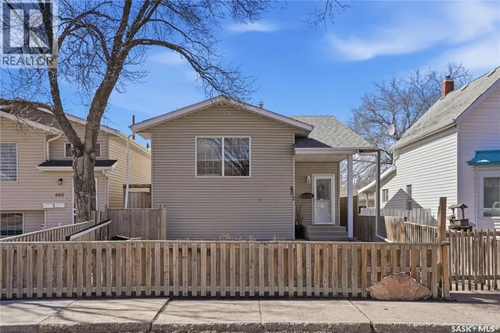 607 J AVENUE N, Saskatoon, Saskatchewan S7L2K6
