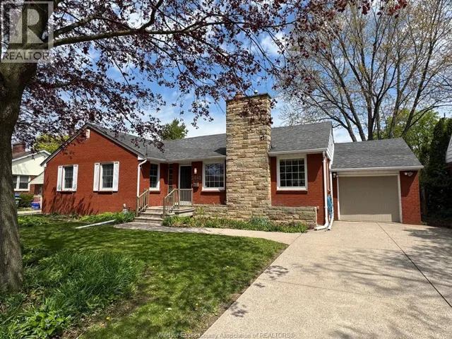 2440 BUCKINGHAM DRIVE, Windsor, Ontario N8T2B5