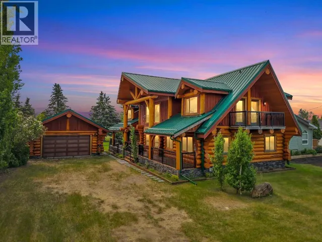 8 Oliver Avenue, Gull Lake, Alberta T4L2N1
