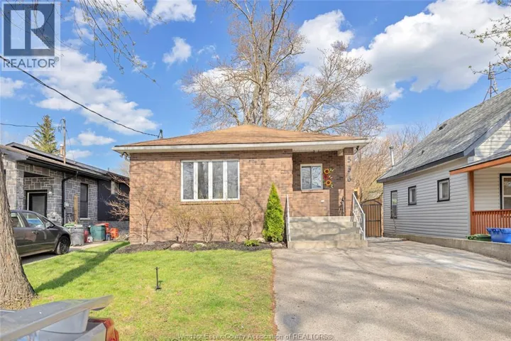 556 CLOVER, Windsor, Ontario N8P1C6