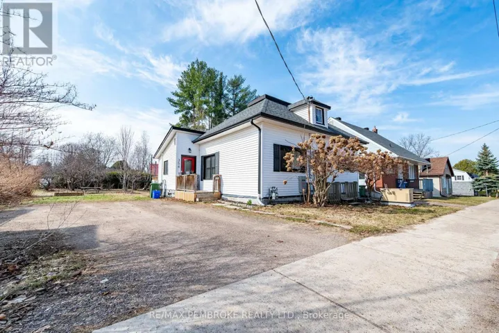 354 IRVING STREET, Pembroke, Ontario K8A2T1